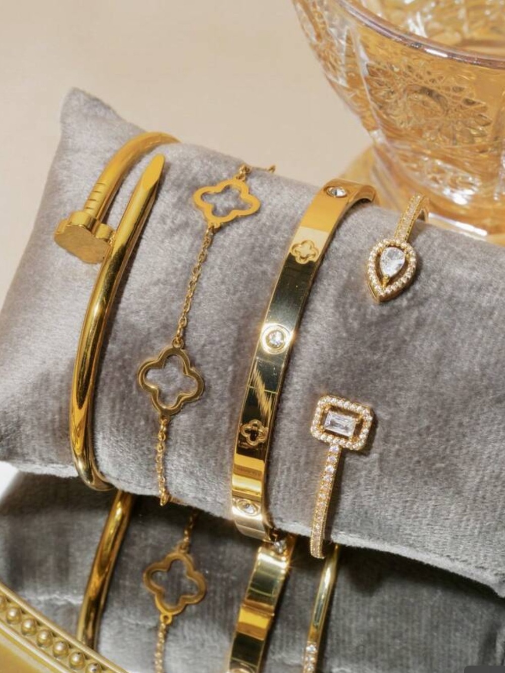 Gold-Tone 4-Piece Women's Bracelet love charm nail clover Set - Picture 1 of 1